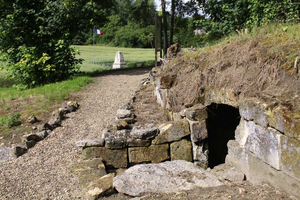 Cave et monument des fusillés de Vingré < Nouvron-Vingré < Guerre 14-18 < WWI < Aisne < Picardie < France