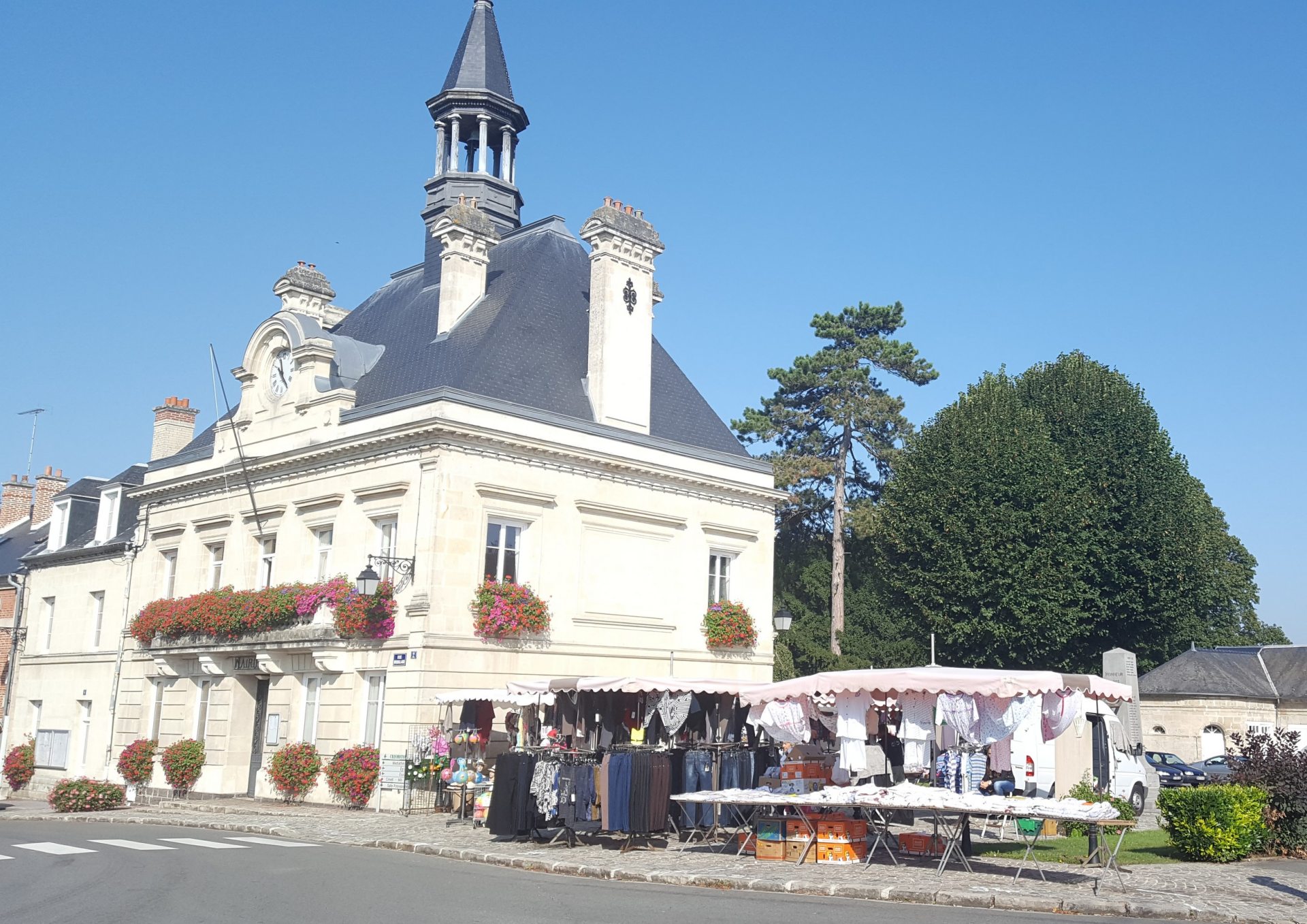 Marché de Vic-sur-Aisne